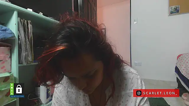 Snapshot of Scarletleon77 chatting on 13, 11, 2025 Scarletleon77 online show from 13, 11, 2025