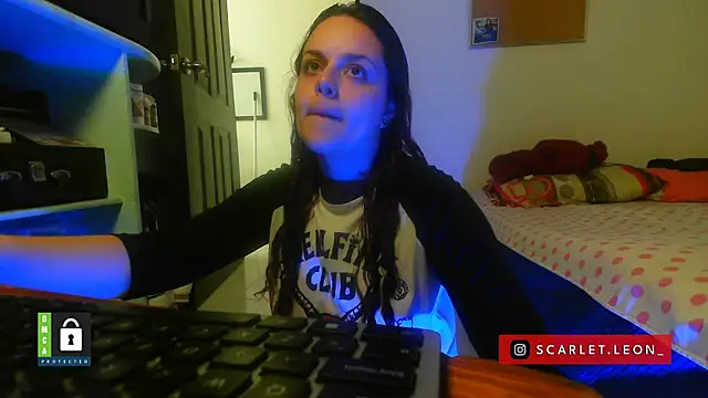 Snapshot of Scarletleon77 chatting on 26, 11, 2025 Scarletleon77 online show from 26, 11, 2025