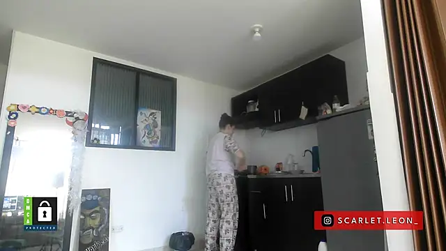 Snapshot of Scarletleon77 chatting on 5, 12, 2025 Scarletleon77 online show from 5, 12, 2025