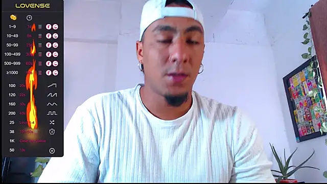 Snapshot of yosoy_enzo2020 chatting on 4, 12, 2024 yosoy enzo2020 online show from 4, 12, 2024