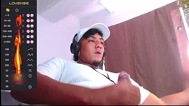 Snapshot of yosoy_enzo2020 chatting on 4, 12, 2024 yosoy enzo2020 online show from 4, 12, 2024