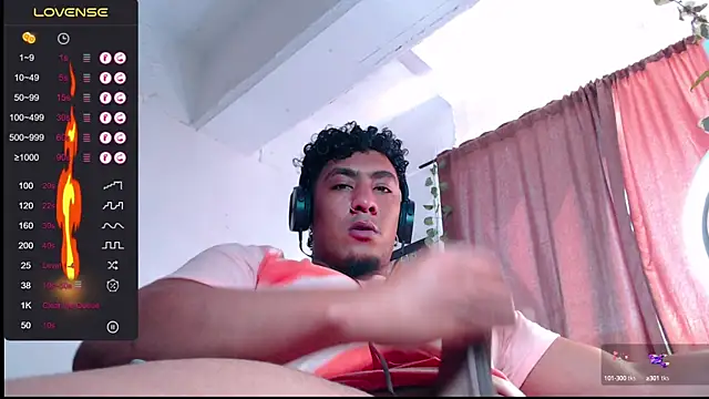 Snapshot of yosoy_enzo2020 chatting on 5, 12, 2024 yosoy enzo2020 online show from 5, 12, 2024