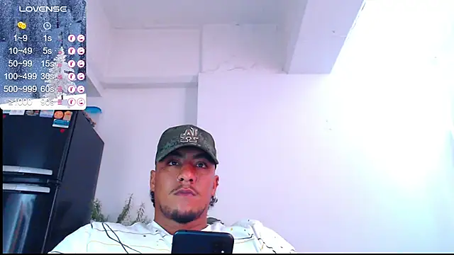 Snapshot of yosoy_enzo2020 chatting on 18, 12, 2024 yosoy enzo2020 online show from 18, 12, 2024