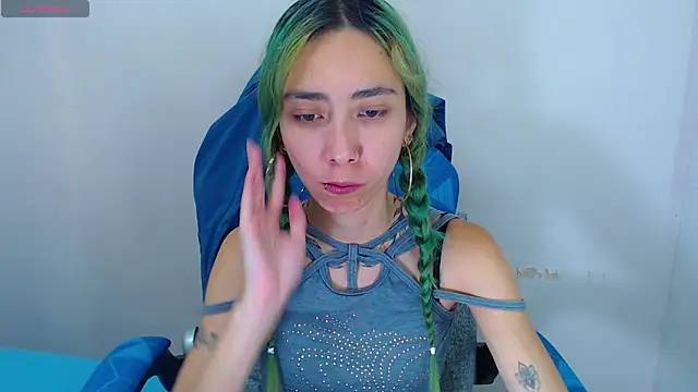 Erika Stevens online show from 12, 10, 2025