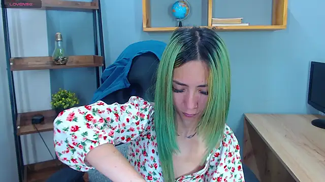 Erika Stevens online show from 5, 11, 2025