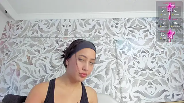 valentina cortes72 online show from 25, 1, 2025