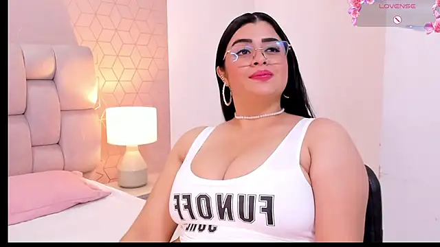Snapshot of Emilyboobss chatting on 21, 12, 2024 Emilyboobss online show from 21, 12, 2024