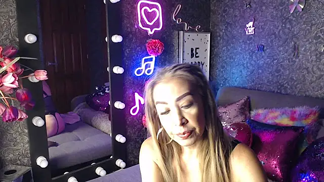 Snapshot of EvelinaGrey chatting on 11, 12, 2024 EvelinaGrey online show from 11, 12, 2024
