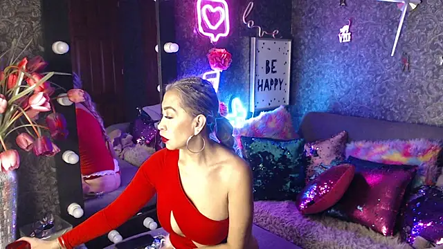 Snapshot of EvelinaGrey chatting on 14, 12, 2024 EvelinaGrey online show from 14, 12, 2024