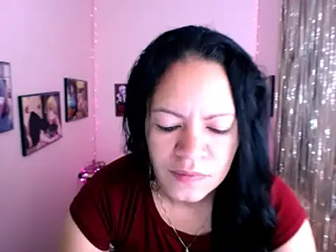 Cristal w online show from 11, 1, 2025