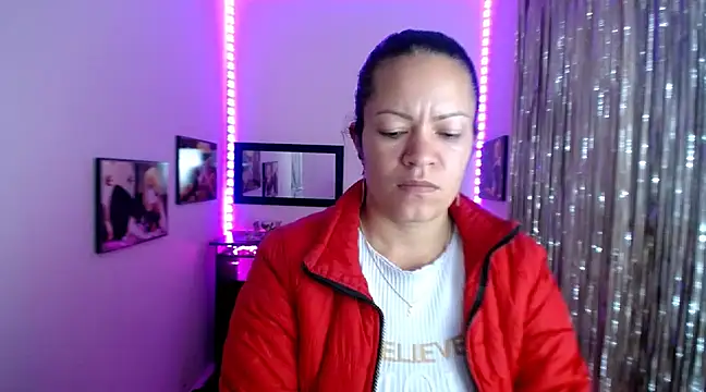 Cristal w online show from 7, 3, 2025