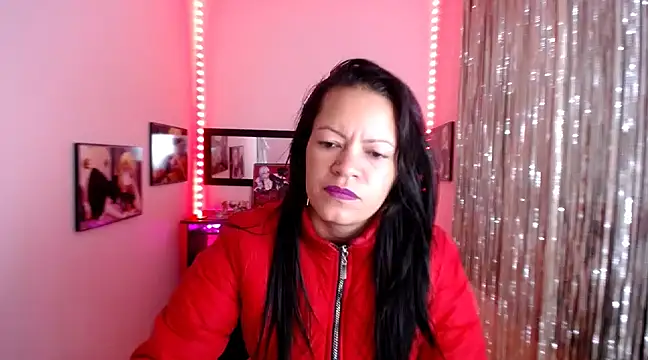 Cristal w online show from 12, 3, 2025