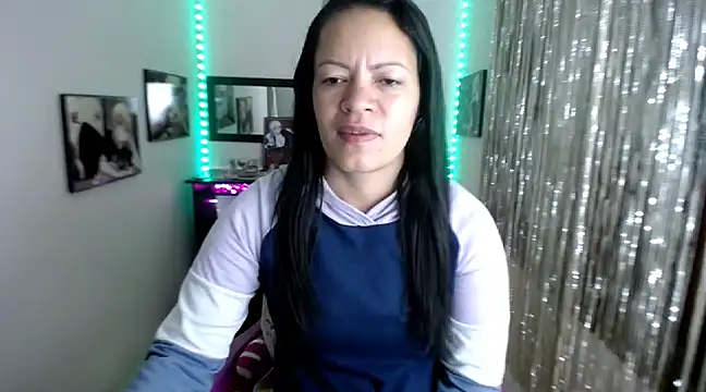 Cristal w online show from 19, 3, 2025