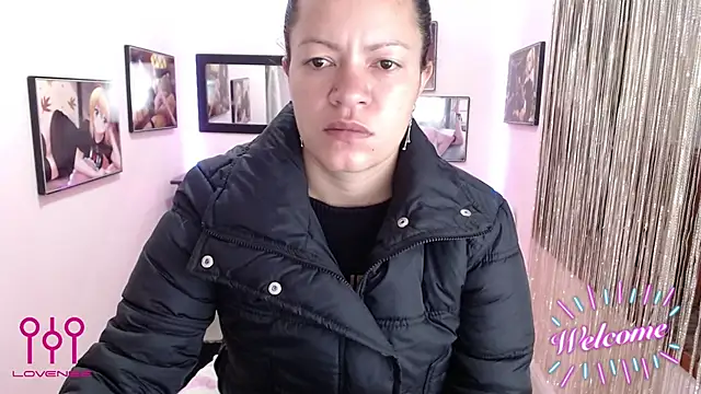 Cristal w online show from 24, 10, 2025