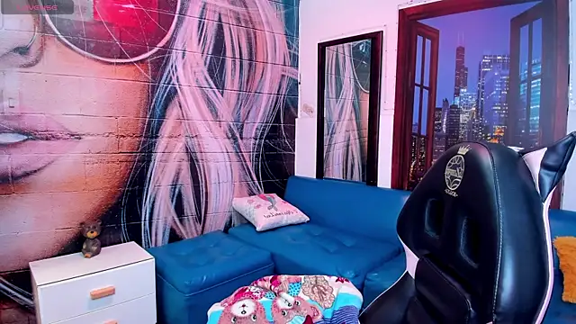 Snapshot of Small_naughty_ chatting on 10, 3, 2025 Small naughty online show from 10, 3, 2025