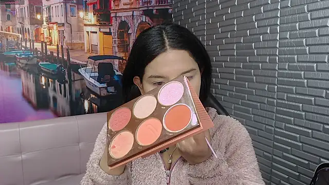 Snapshot of Small_naughty_ chatting on 11, 10, 2025 Small naughty online show from 11, 10, 2025