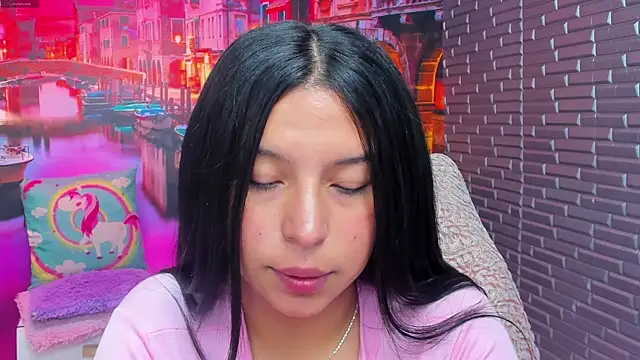 Snapshot of Small_naughty_ chatting on 28, 10, 2025 Small naughty online show from 28, 10, 2025