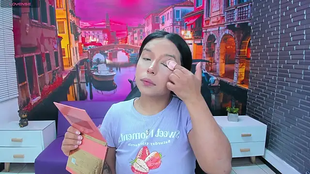 Snapshot of Small_naughty_ chatting on 10, 11, 2025 Small naughty online show from 10, 11, 2025