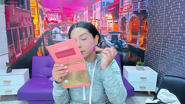 Snapshot of Small_naughty_ chatting on 11, 11, 2025 Small naughty online show from 11, 11, 2025