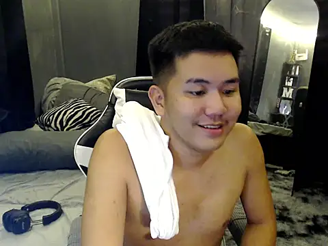 Snapshot of xgregor07 chatting on 28, 10, 2025 xgregor07 online show from 28, 10, 2025