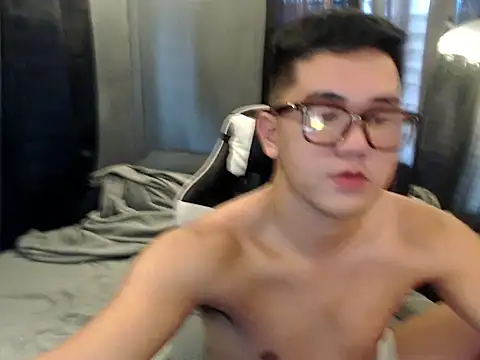 Snapshot of xgregor07 chatting on 14, 11, 2025 xgregor07 online show from 14, 11, 2025