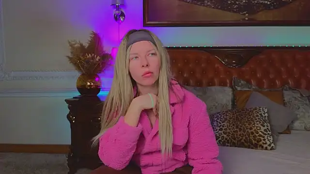 Snapshot of Real_Tini chatting on 10, 2, 2026 Real Tini online show from 10, 2, 2026