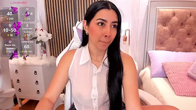 Snapshot of Charlotte_Shelby chatting on 18, 1, 2025 Charlotte Shelby online show from 18, 1, 2025