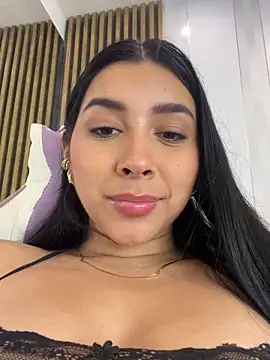 Snapshot of Charlotte_Shelby chatting on 8, 2, 2025 Charlotte Shelby online show from 8, 2, 2025