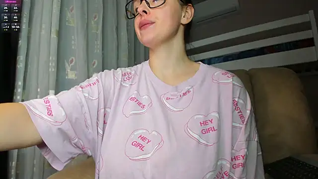 Snapshot of lecherous_wife chatting on 11, 9, 2025 lecherous wife online show from 11, 9, 2025