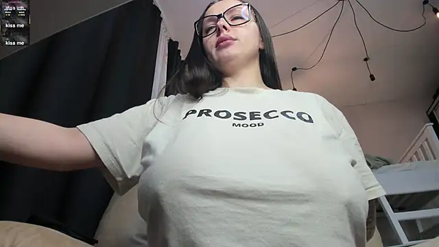 Snapshot of lecherous_wife chatting on 13, 10, 2025 lecherous wife online show from 13, 10, 2025