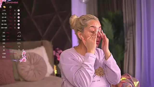 VictoriaMorrone online show from 23, 2, 2025