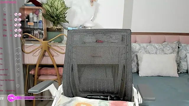 Snapshot of _Joliie_ chatting on 23, 2, 2025 Joliie online show from 23, 2, 2025