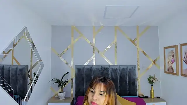 Snapshot of angelina_castroo chatting on 17, 12, 2024 angelina castroo online show from 17, 12, 2024