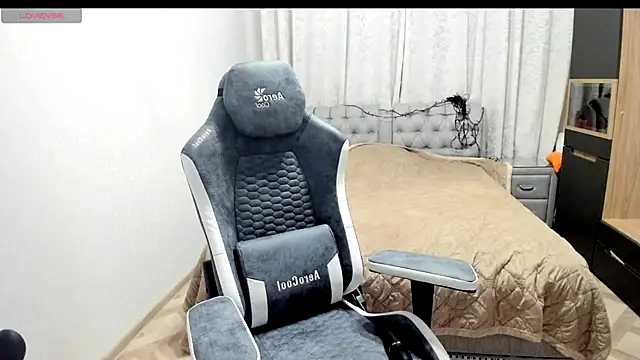 Snapshot of rocky_foxy chatting on 18, 12, 2024 rocky foxy online show from 18, 12, 2024