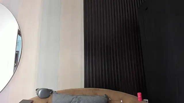 Snapshot of _shantal_smith chatting on 17, 3, 2026 shantal smith online show from 17, 3, 2026