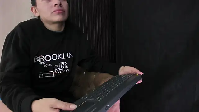 Snapshot of _shantal_smith chatting on 26, 3, 2026 shantal smith online show from 26, 3, 2026