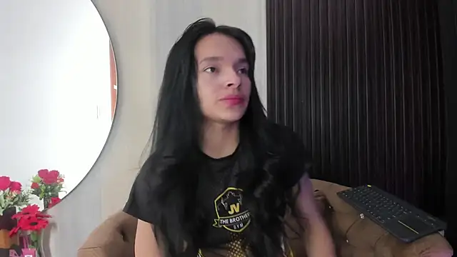 Snapshot of _shantal_smith chatting on 7, 4, 2026 shantal smith online show from 7, 4, 2026