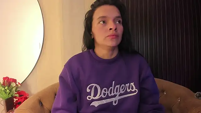 Snapshot of _shantal_smith chatting on 8, 4, 2026 shantal smith online show from 8, 4, 2026