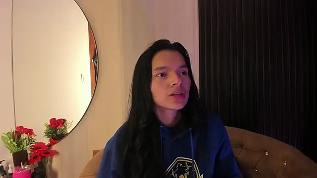 Snapshot of _shantal_smith chatting on 9, 4, 2026 shantal smith online show from 9, 4, 2026