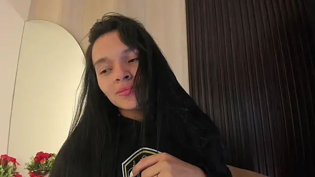 Snapshot of _shantal_smith chatting on 13, 4, 2026 shantal smith online show from 13, 4, 2026