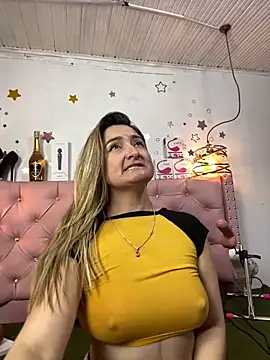 Snapshot of antonella87 chatting on 6, 12, 2024 antonella87 online show from 6, 12, 2024