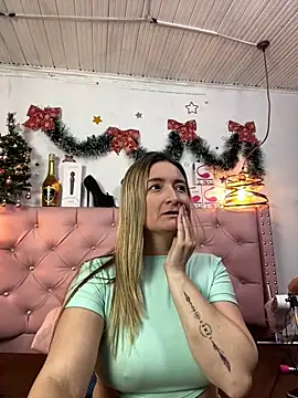 Snapshot of antonella87 chatting on 14, 12, 2024 antonella87 online show from 14, 12, 2024