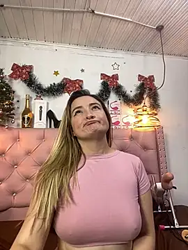 Snapshot of antonella87 chatting on 17, 12, 2024 antonella87 online show from 17, 12, 2024