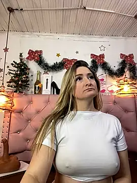 Snapshot of antonella87 chatting on 20, 12, 2024 antonella87 online show from 20, 12, 2024
