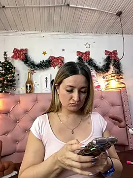 Snapshot of antonella87 chatting on 24, 12, 2024 antonella87 online show from 24, 12, 2024
