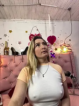 Snapshot of antonella87 chatting on 27, 2, 2025 antonella87 online show from 27, 2, 2025