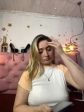 Snapshot of antonella87 chatting on 16, 3, 2025 antonella87 online show from 16, 3, 2025