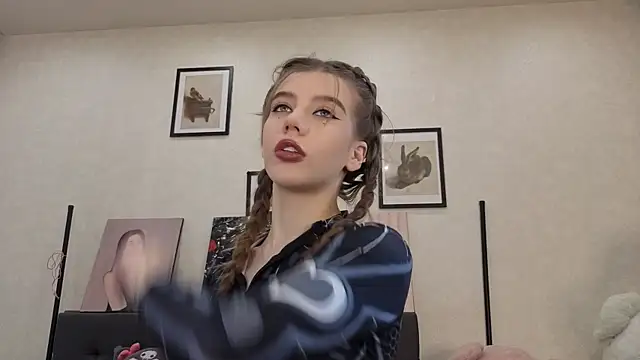 Snapshot of dolly_ll chatting on 13, 7, 2026 dolly ll online show from 13, 7, 2026