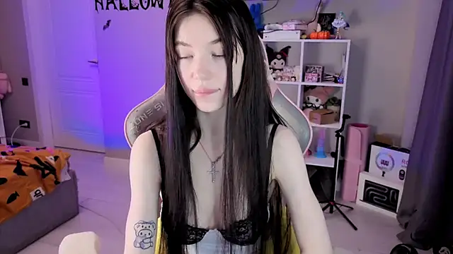 Snapshot of Aliceblush chatting on 13, 11, 2025 Aliceblush online show from 13, 11, 2025