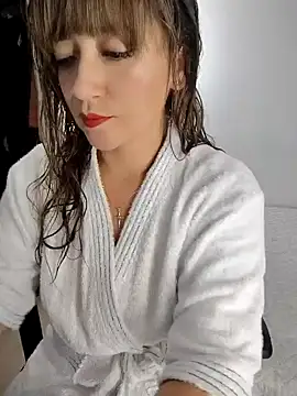 Snapshot of tata_laima__ chatting on 6, 10, 2025 tata laima   online show from 6, 10, 2025